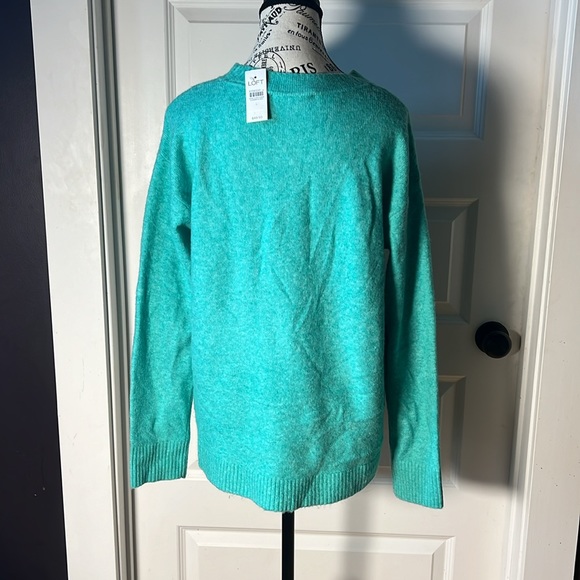 LOFT sweater NWT and super soft - Picture 4 of 7